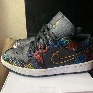 Air Jordan 1 low Multi snakeskin size 9W